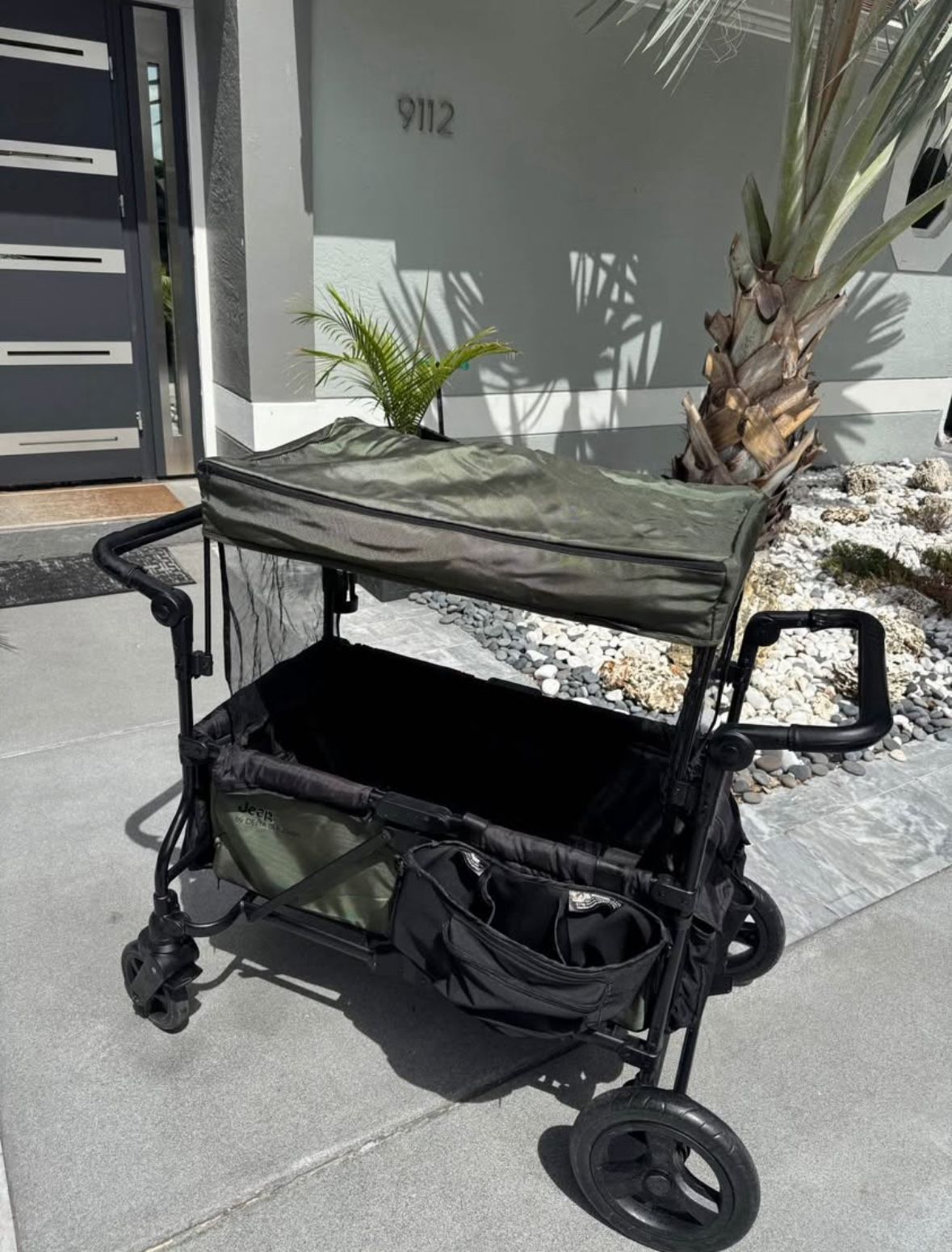 Jeep Deluxe Wrangler Stroller wagon
