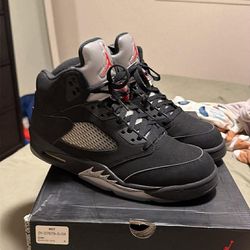 Jordan 5 black metallic 2016 size trade 10.5 for 9.5.