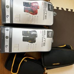 Everlast boxing gloves / protector with original packaging