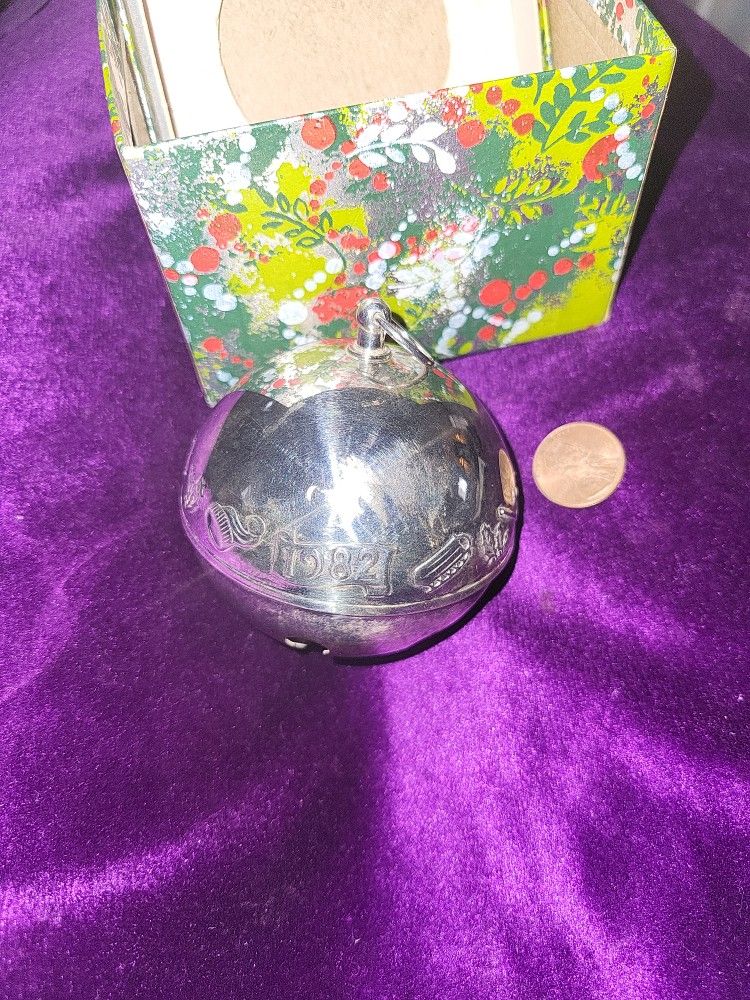 Wallace 1982 Christmas Sleigh Bell