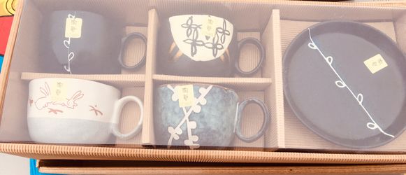Tousle 7 piece Ceramic Tea Set! New! $5