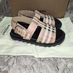 Burberry Tan & Black Sandals