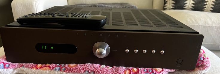 Primare I21 integrated amp with remote