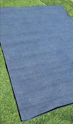Blue Area Rug Excellent Condition (Delivery Available) 🛻🔥