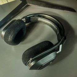 Corsair HS80 WirelessGaming  Headset