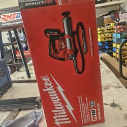 Milwaukee M18 2-speed Grease Gun