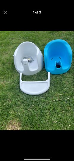 Regalo Baby Expandable Floor Seat w/ Removable Snack Tray, White/Gray
