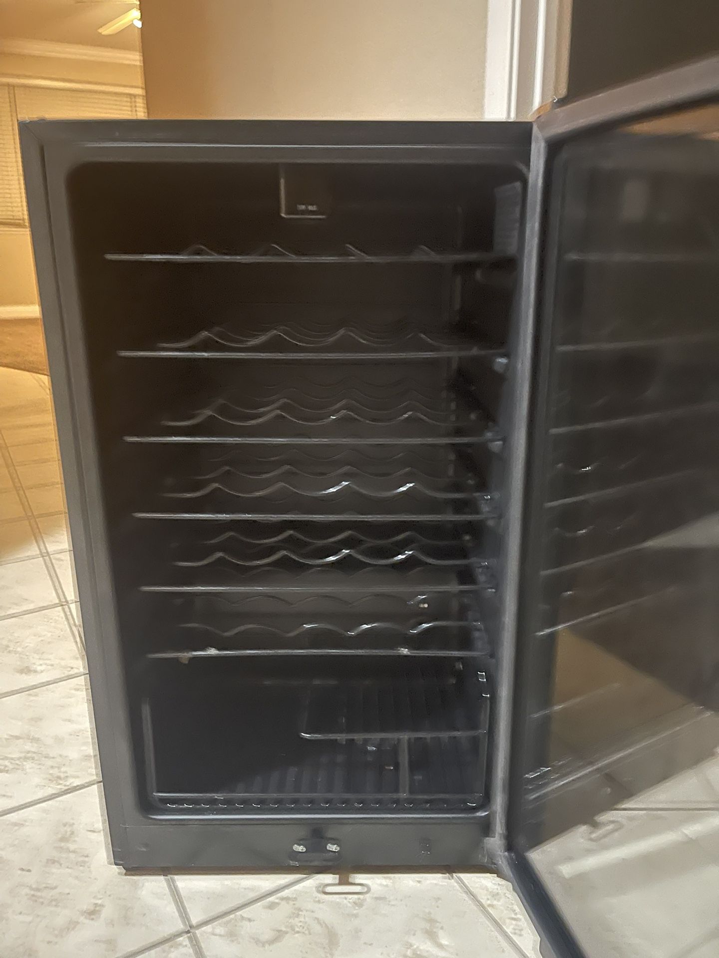 Bar refrigerator