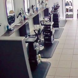 Hair Salon / Se Busca Estilista 