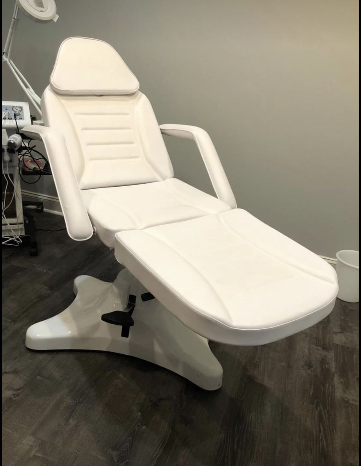 Hydraulic Facial / Massage Bed (ON HOLD)