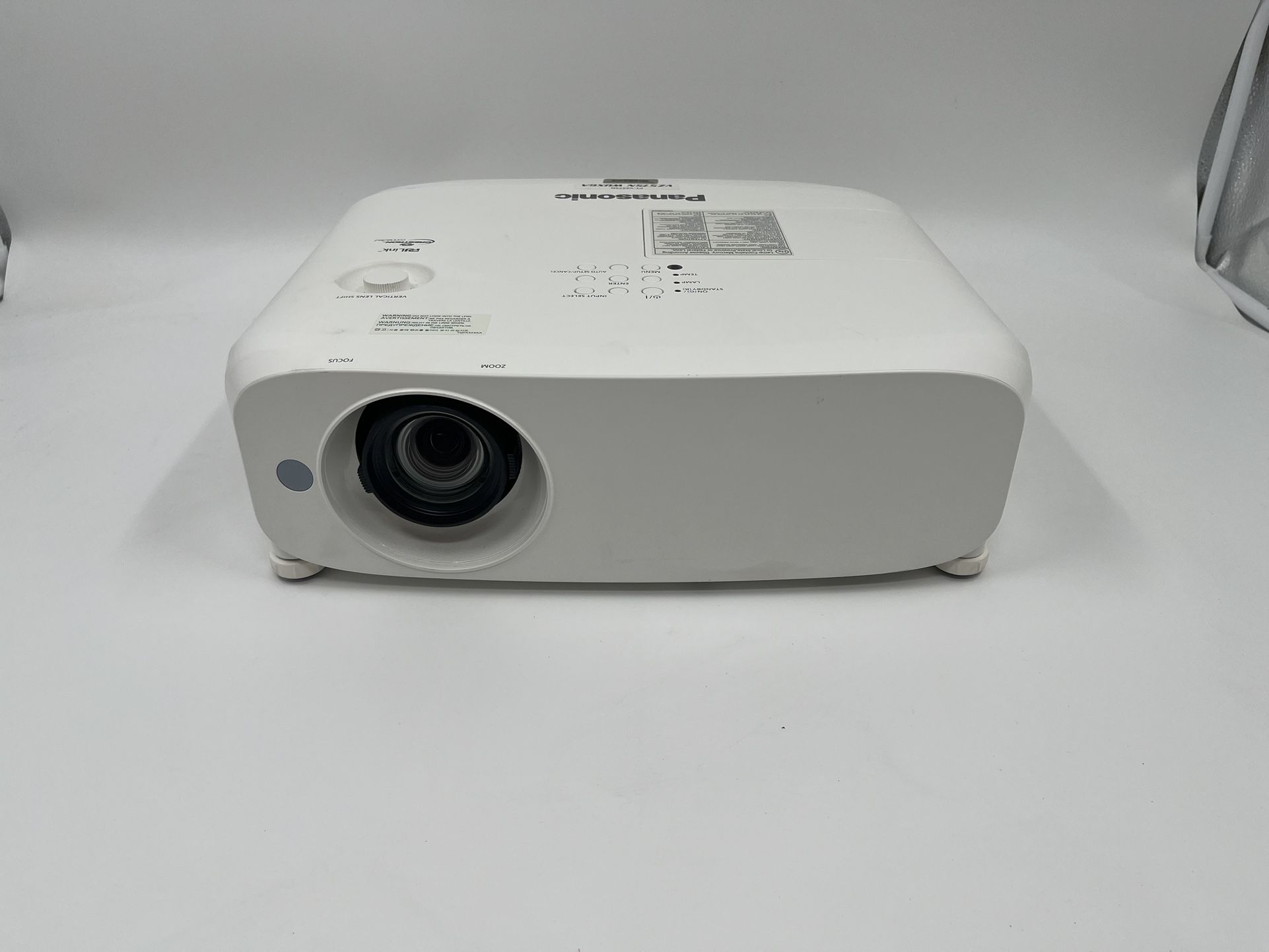 Panasonic Pt VZ575 Lumens 5000