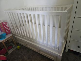 Pottery Barn Skylar Crib