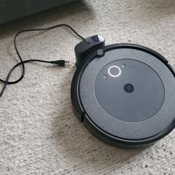 iRobot Roomba i3