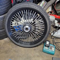 Front 23in Fat Spoke Rim And Tire