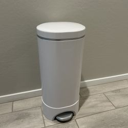Munchkin Diaper Pail