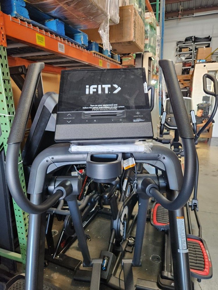 2025 Model Nordictrack X16 Freestride trainer Cross trainer - 16" ifit screen - 1000$