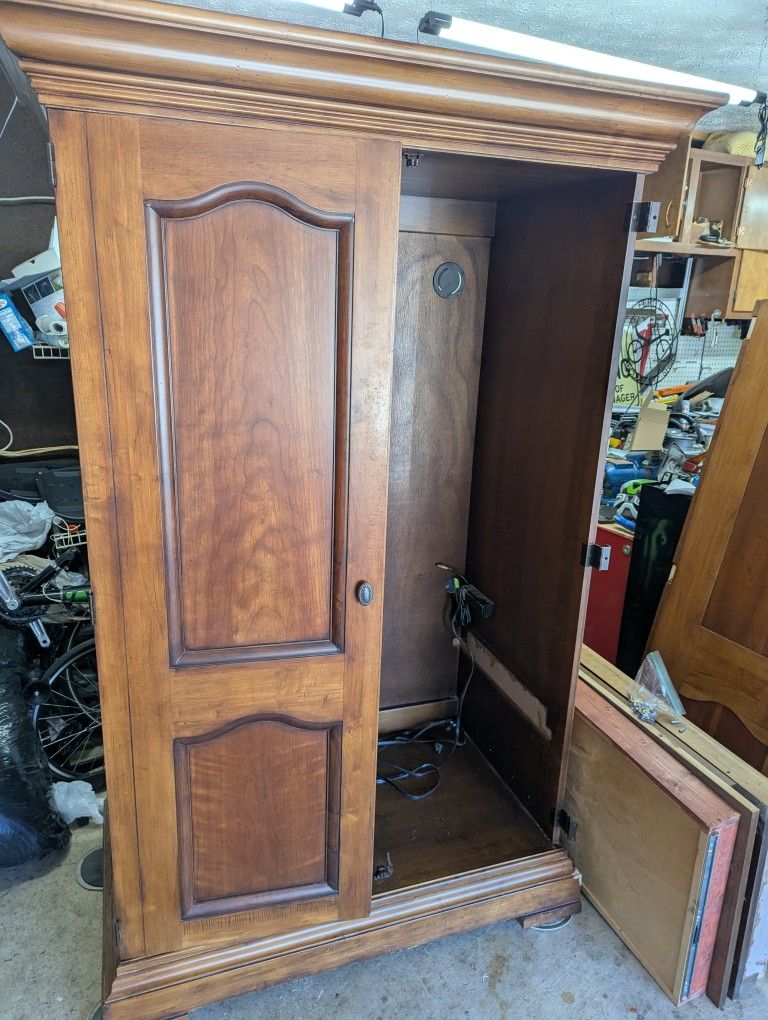 Armoire