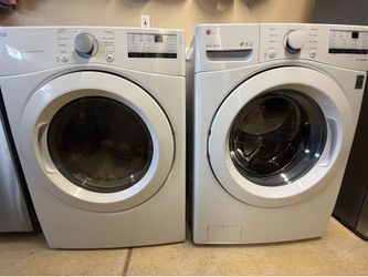 BRAND NEW LG 4.5 cu. ft. Ultra Large Capacity Washer 7.4 cu. ft. Ultra Large Capacity GAS Dryer