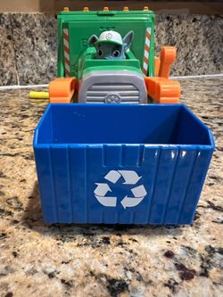 Paw Patrol Rocky's Reuse It Deluxe Garbage Trash Recycle Truck