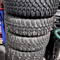 5 BFGoodrich Mud Terrain Tires 255/75/17