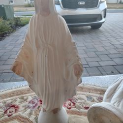 Concrete  Beautiful Statue In Spring Hill