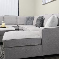 2022 Extra Large Light Grey 7 Piece Sectional With Ottoman
