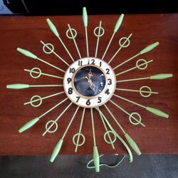Vintage ATOMIC Mid Century STARBURST Wall Clock WORKS United model 74