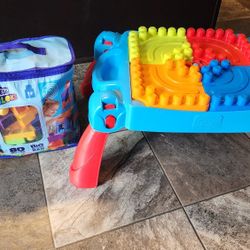 Mega Blocks Folding Table,80 Blocks And Train