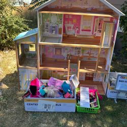 Kid Craft Dollhouse With Furniture & Extras