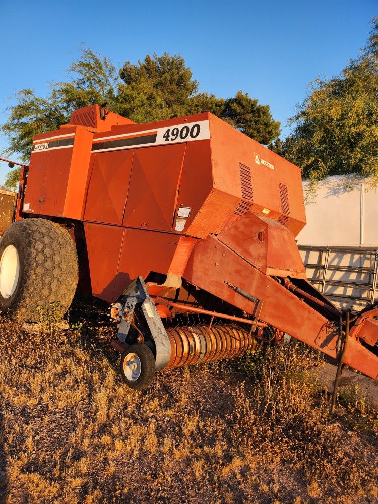 Hay Bailer 4900 Heston 