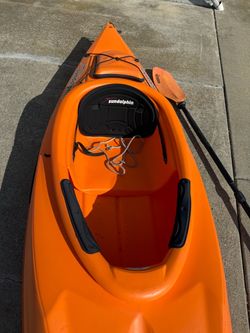Kayak w/ Paddle