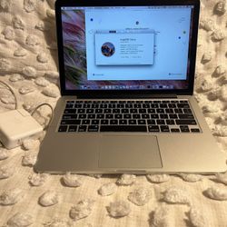MacBook Pro Retina 13.3-inch (2015) with Charger