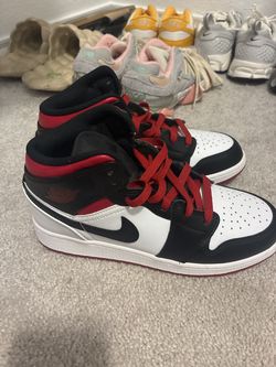 Nike 1s worn 1 time great condtion