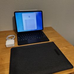 Apple iPad Pro 11-inch (2nd gen), Magic Keyboard, Pencil, Sleeve