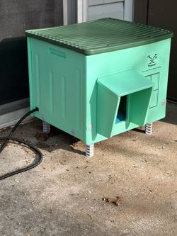 *SOLD* Heated Outdoor Cat Houses