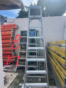 Escaleras, de ocho pies de aluminio, Heavy, Duty, 300 libras nuevas