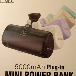 Qecvec mini power Bank 5000 mAh plug in