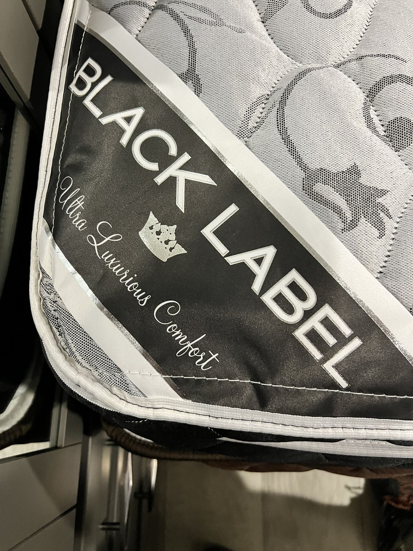 2021 Black label RV king size mattress