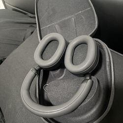 Headphones 