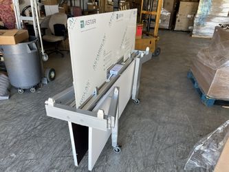 Flipper Table With Divider