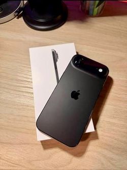 iPHONE AIR 256 GB UNLOCKED IN BOX