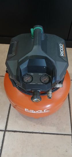 6 gallons Ridgid air compressor. Compresor Ridgid 6 galones,en perfectas condiciones