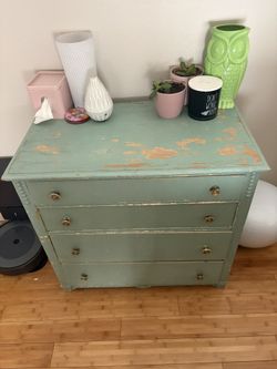 Dresser