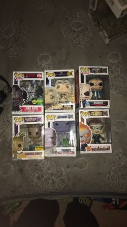 6 Funko pops