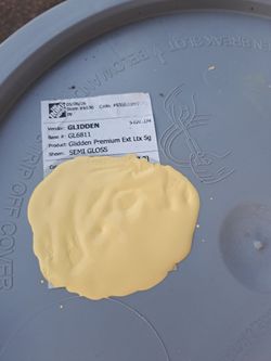 Exterior Paint and primer semigloss Water Base yellow color 5 gallons new