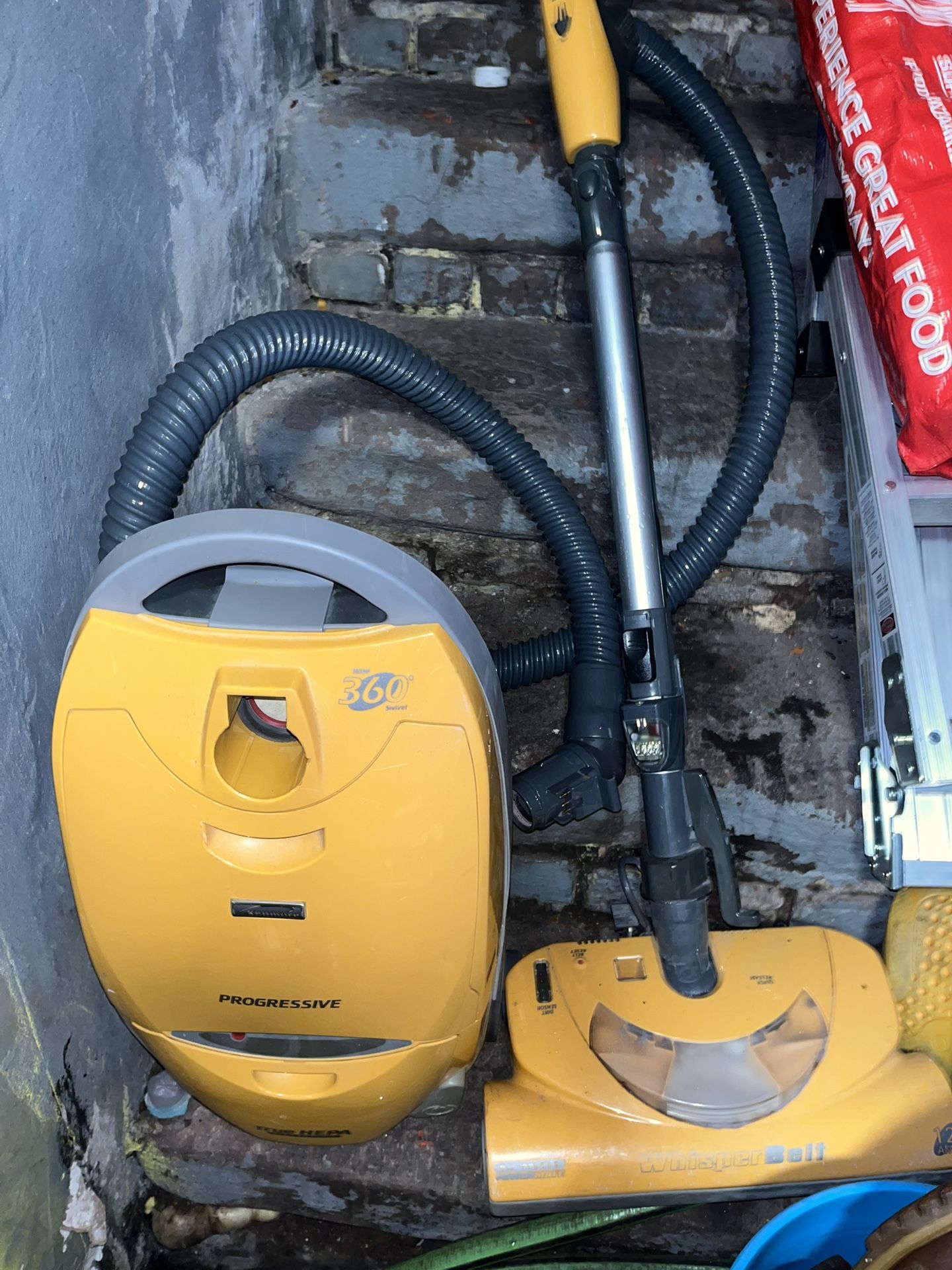 Kenmore Progressive TRUE HEPA Vacuum Yellow Canister 116 27615700 w/ Hose And Attachments