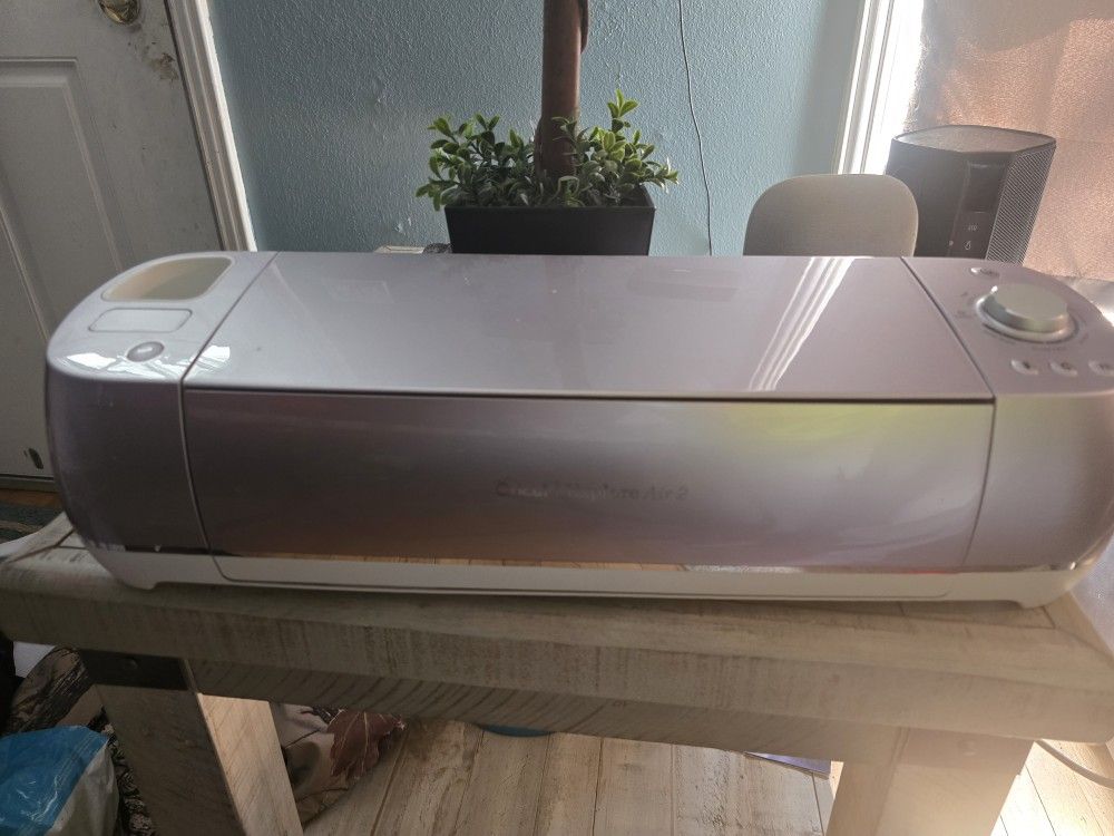 Cricut Explore Air 2 With Lots Of Vinyl And Accessories