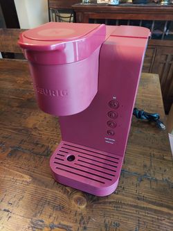 Keurig K-Express Essentials Coffee Machine Christmas Red