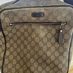 Gucci messenger bag