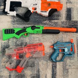 10 Nerf Guns and 100 Play Bullets